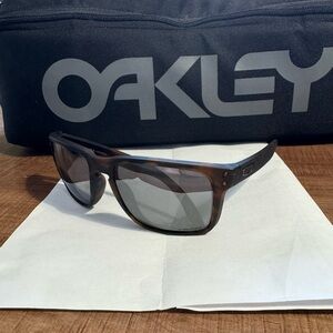 Oakley Holbrook XL w/prizm blk lens